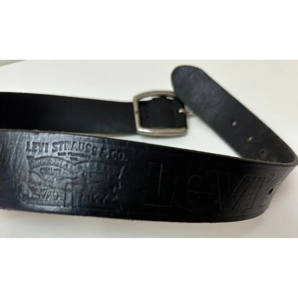 Levis Men's Black Leather Embossed Logo Belt Size 38/40 Silver Buckle